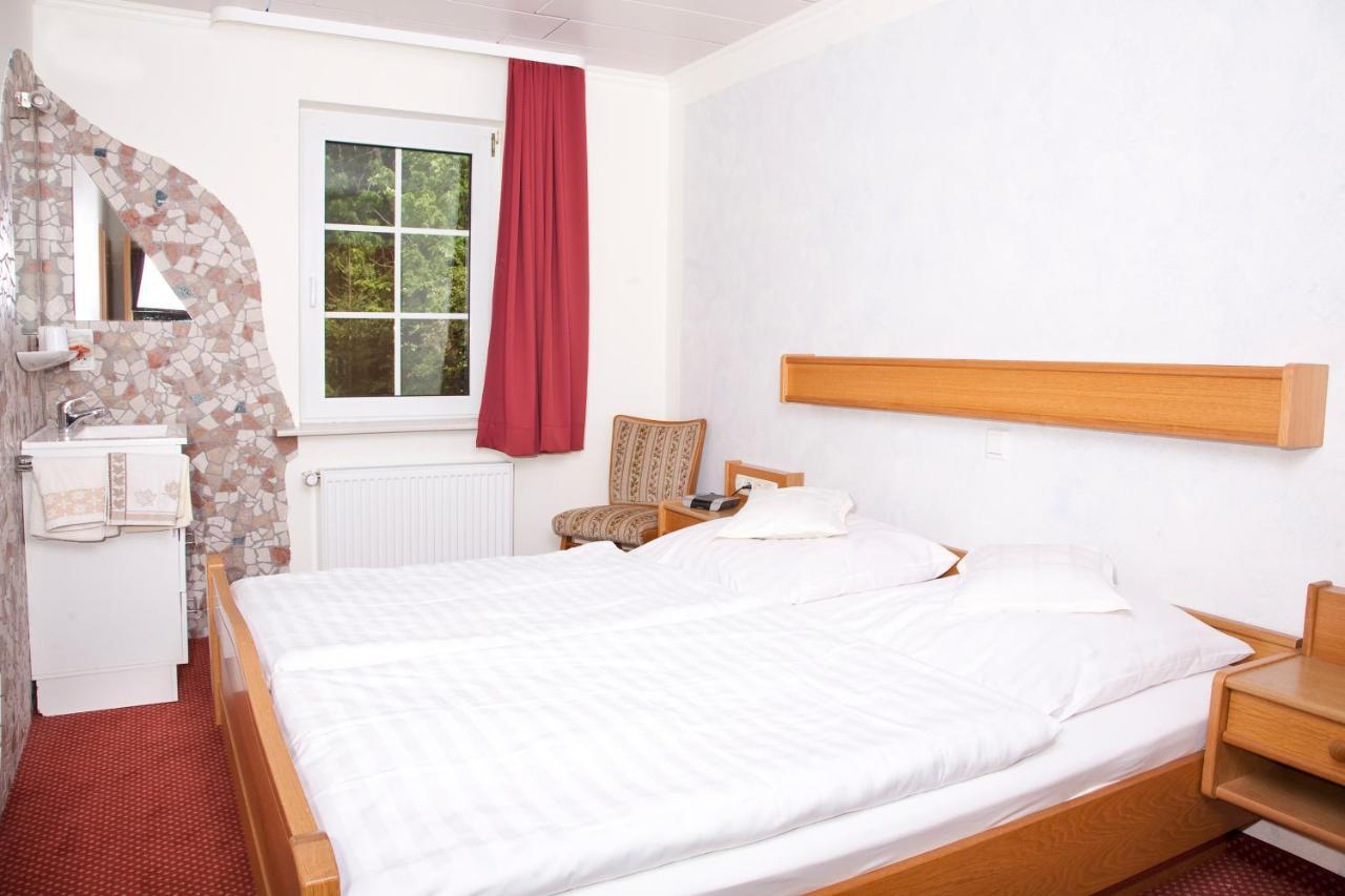 Hotel Sauerlaender Hof فيلنغن المظهر الخارجي الصورة