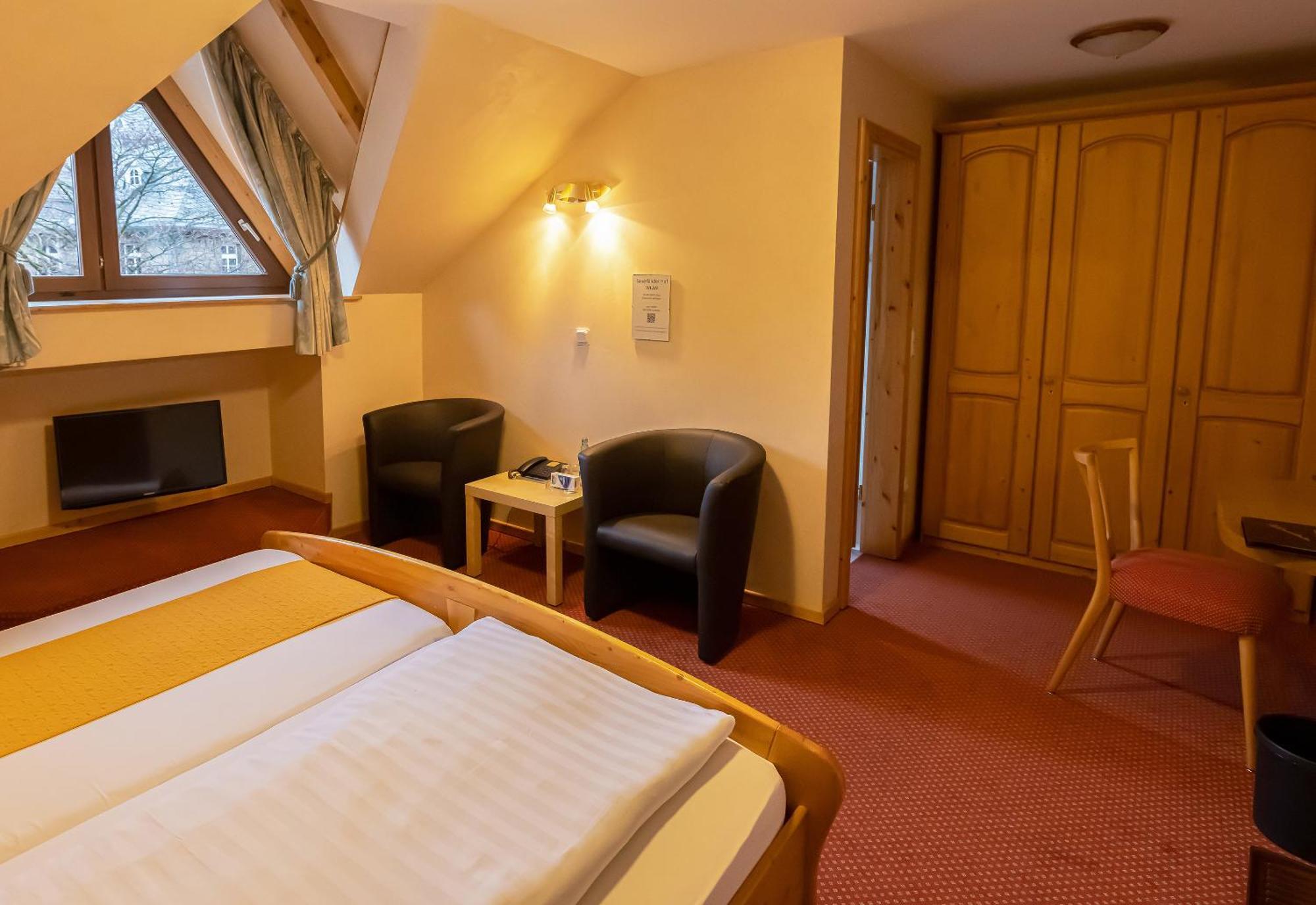 Hotel Sauerlaender Hof فيلنغن المظهر الخارجي الصورة